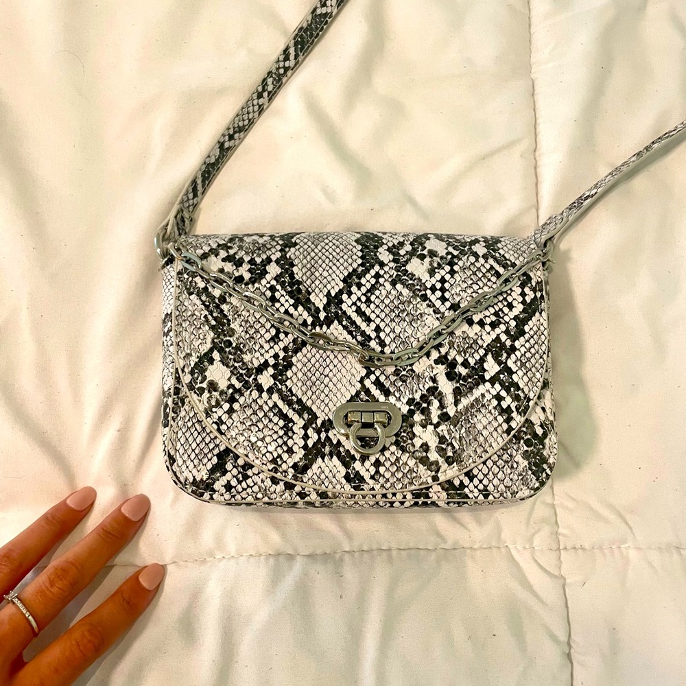 Urban outfitters shoulder bag